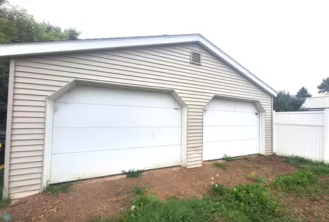 106 E 1st Ave S, Cavalier, ND 58220 photo 5