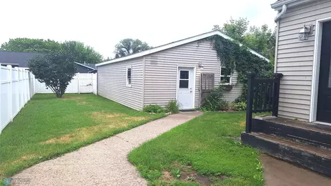 106 E 1st Ave S, Cavalier, ND 58220 photo 4