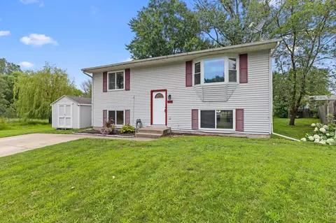 825 10th Ave SW, Forest Lake, MN 55025