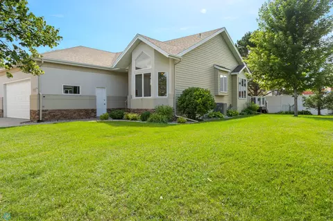 Exterior - 1172 Eagle Park Dr S, Fargo, ND 58104 photo 13 of 14