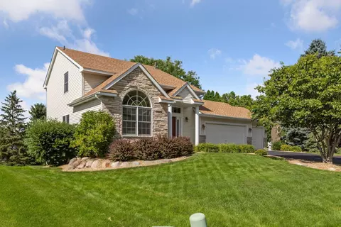 1945 Lochaven Pl, Woodbury, MN 55125