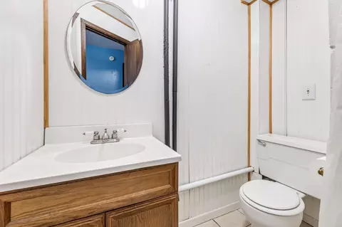 Bath - 310 9th St NW, Plainview, MN 55964 photo 4 of 4