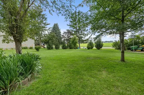 Exterior - 310 9th St NW, Plainview, MN 55964 photo 4 of 6