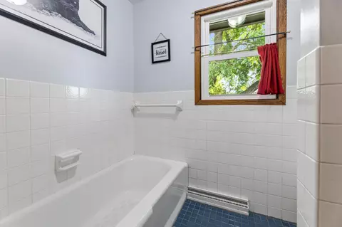Bath - 310 9th St NW, Plainview, MN 55964 photo 2 of 4