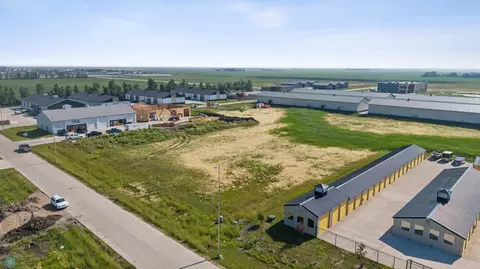 1010 5th St E, Horace, ND 58047