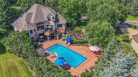 2255 Chelmsford Ln, Saint Cloud, MN 56301