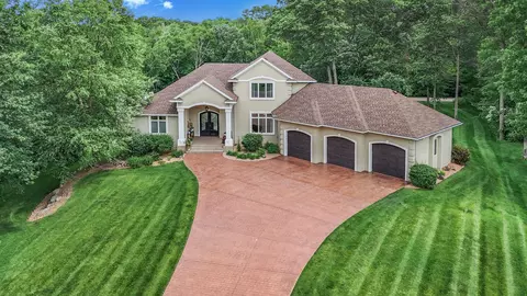 1590 Blackberry Ct, Sartell, MN 56377