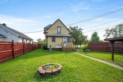Exterior - 2601 E 5th St, Superior, WI 54880 photo 5 of 6