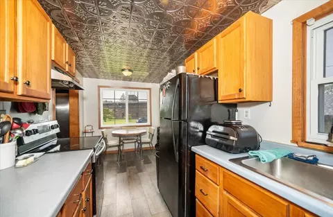 Kitchen - 2601 E 5th St, Superior, WI 54880 photo 2 of 2