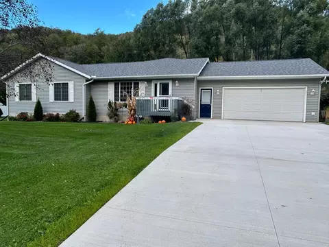 8830 E 8th St, Winona, MN 55987