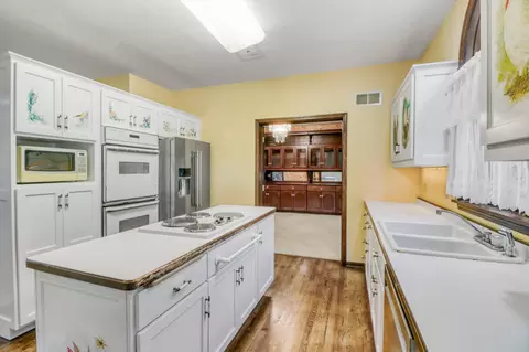 Kitchen - 604 Pine Needle Dr, Perham, MN 56573 photo 8 of 9