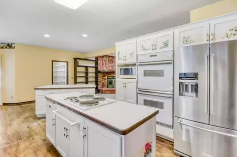 Kitchen - 604 Pine Needle Dr, Perham, MN 56573 photo 5 of 9