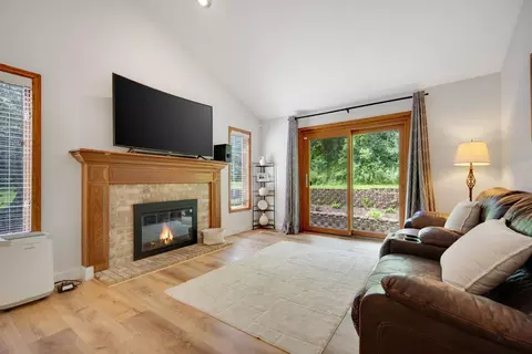 4555 Oak Chase Way, Eagan, MN 55123 photo 9