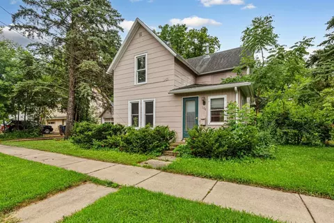 308 7th St E, Northfield, MN 55057
