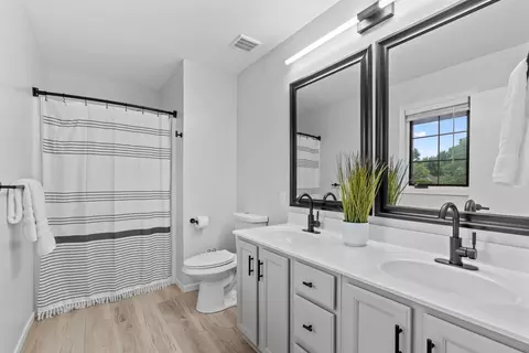 Bath - 13456 Daffodil Path, Rosemount, MN 55068 photo 2 of 5