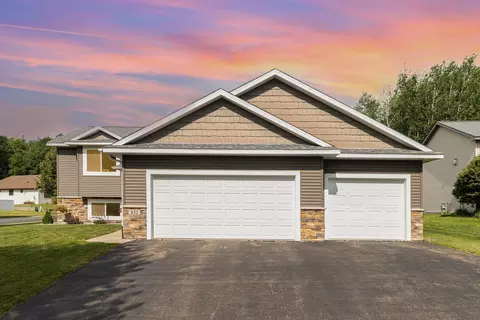 655 Glenmeadow St, River Falls, WI 54022