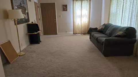 806 Oakland Pl NE, Austin, MN 55912 photo 4
