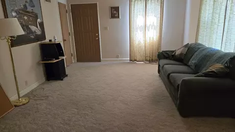 806 Oakland Pl NE, Austin, MN 55912 photo 3