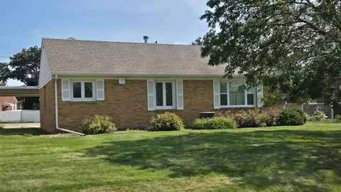 806 Oakland Pl NE, Austin, MN 55912 photo 2