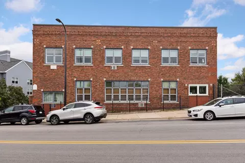 215 7th St NE #303, Minneapolis, MN 55413