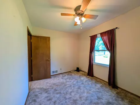 Bedroom - 918 N 3rd St, Montevideo, MN 56265 photo 5 of 11