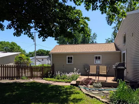 Exterior - 918 N 3rd St, Montevideo, MN 56265 photo 11 of 13
