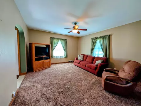 Living - 918 N 3rd St, Montevideo, MN 56265 photo 1 of 3