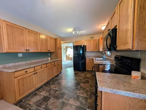Kitchen - 918 N 3rd St, Montevideo, MN 56265 photo 4 of 6