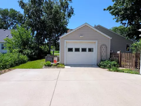 Exterior - 918 N 3rd St, Montevideo, MN 56265 photo 13 of 13