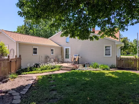 Exterior - 918 N 3rd St, Montevideo, MN 56265 photo 9 of 13