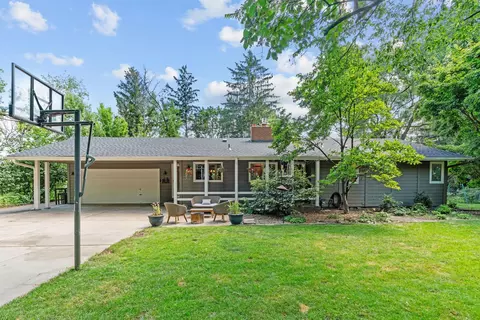 44 Robb Farm Rd, North Oaks, MN 55127