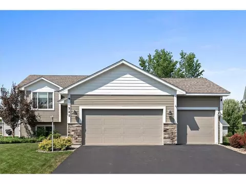 1225 Legacy Pkwy, New Richmond, WI 54017