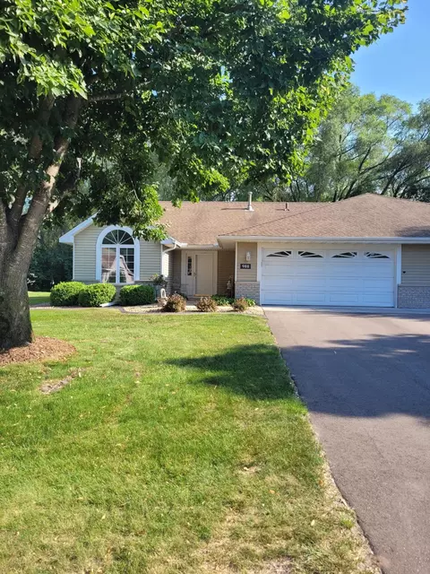 988 Horizon St, Vadnais Heights, MN 55127