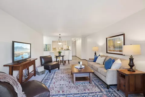 5627 Green Circle Dr #222, Minnetonka, MN 55343