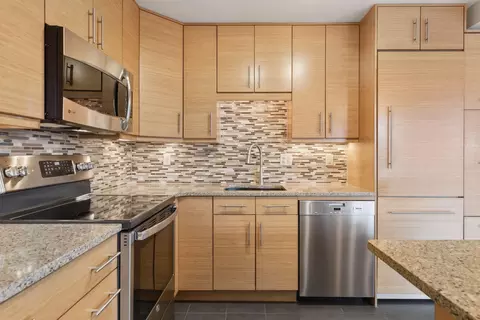 78 10th St E #1002, Saint Paul, MN 55101