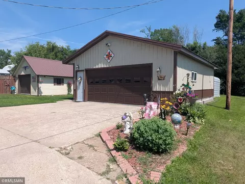 221 3rd Ave NE, Eagle Bend, MN 56446 photo 4