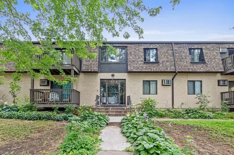 1207 Hewitt Ave #4, Saint Paul, MN 55104