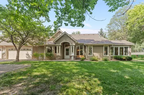 1112 Stratford Ln E, Burnsville, MN 55337