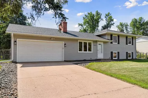 2672 106th Ln NW, Coon Rapids, MN 55433