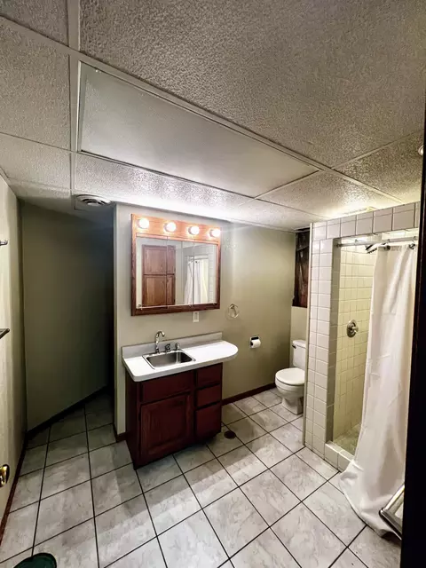 Bath - 24107 66th Ave, Saint Augusta, MN 56301 photo 2 of 2