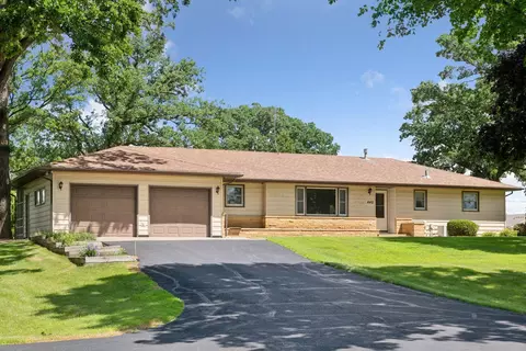 440 Oak Ln, Norwood Young America, MN 55397
