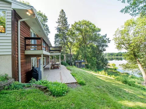 8218 Oakmere Rd, Bloomington, MN 55438 photo 3