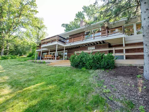 8218 Oakmere Rd, Bloomington, MN 55438 photo 37