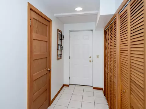 8218 Oakmere Rd, Bloomington, MN 55438 photo 34