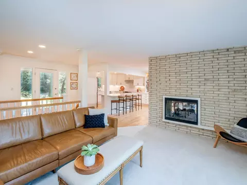 8218 Oakmere Rd, Bloomington, MN 55438 photo 20