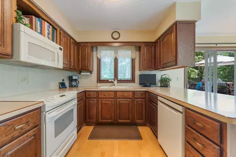 3069 E Lismore Rd, Duluth, MN 55804 photo 5