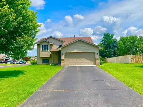 18585 Queen St NW, Elk River, MN 55330