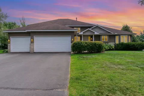9799 74th St S, Cottage Grove, MN 55016