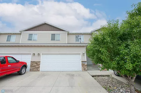 4249 51st St S, Fargo, ND 58104