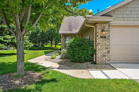 1566 Antler Pt, Eagan, MN 55122